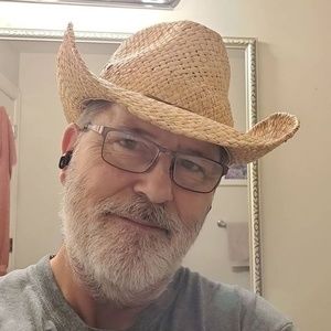 Meet your Posher, Larry